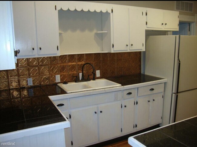 Building Photo - 4 br, 4 bath House - 308 North Linn Street...