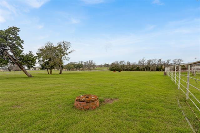 Building Photo - 2381 TX-56