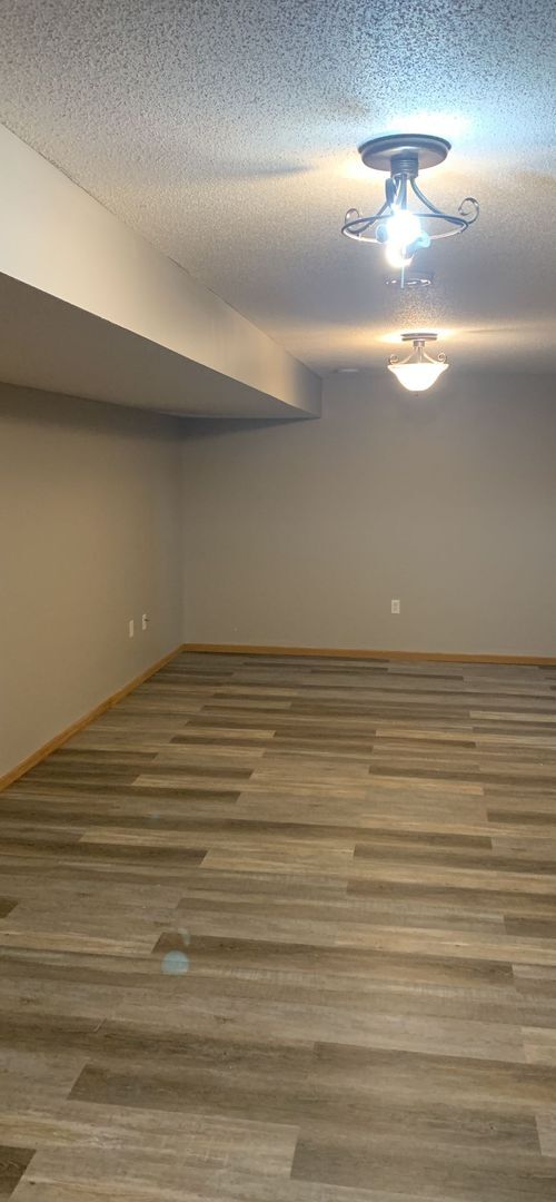 Building Photo - ON6120