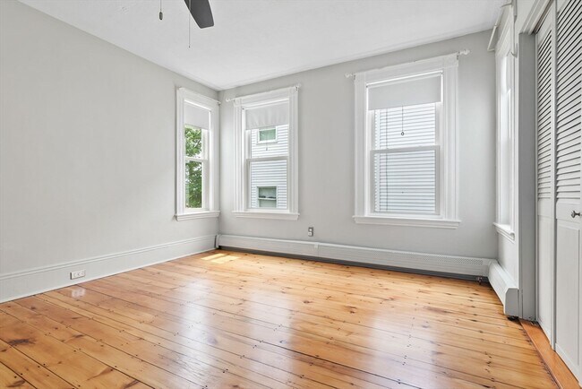 Building Photo - 17 Lothrop St