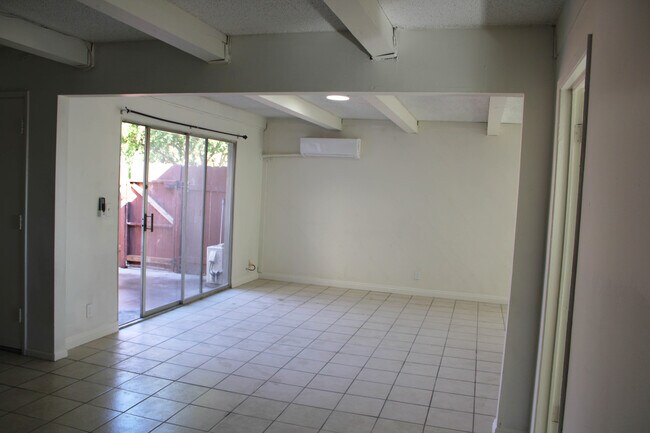Building Photo - 4632 Canoga St