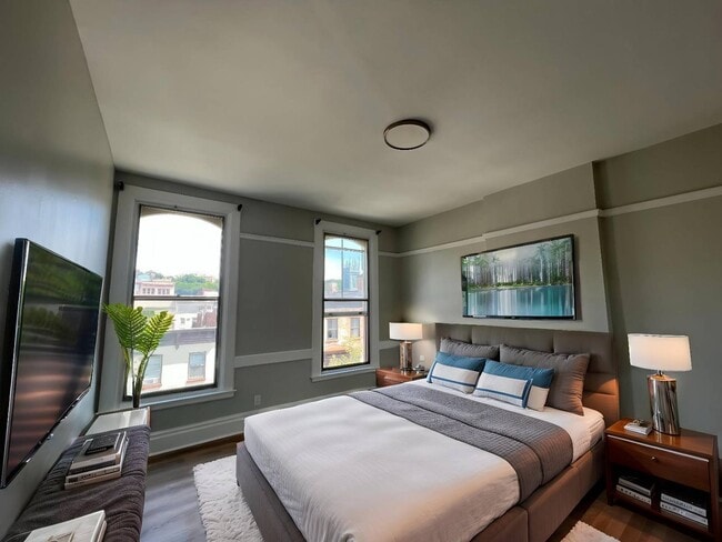 Building Photo - 5 Broadway