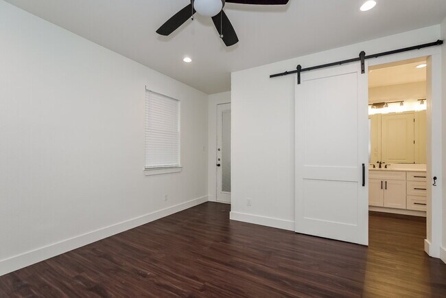 Building Photo - 8585 Mulligan Pass