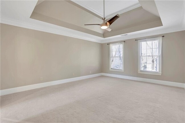 Building Photo - 2020 Oak Ln