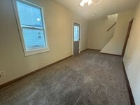 Building Photo - 370 8th Ave SW