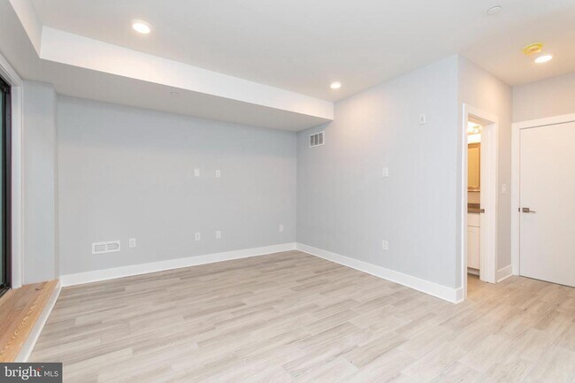 Building Photo - 814 N Uber St