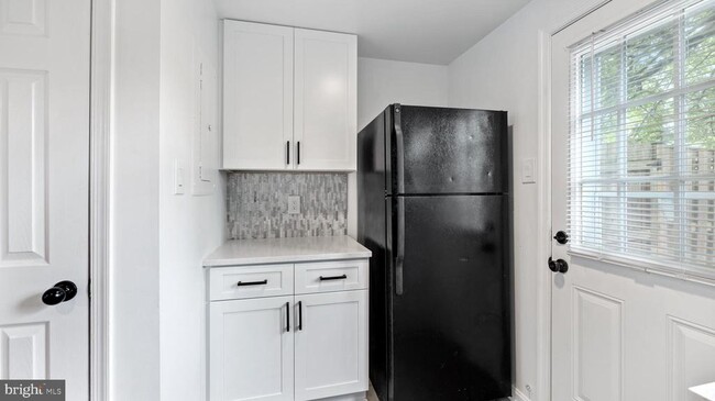 Building Photo - 4389 Pembrook Village Dr