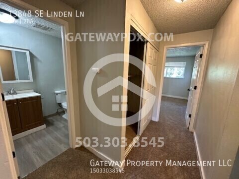 Building Photo - 13848 SE Linden Ln