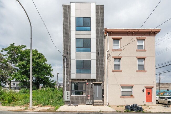 Building Photo - The Residences at Viney House