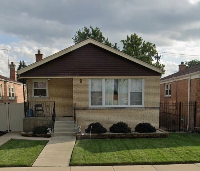 Building Photo - 3643 W 84th St
