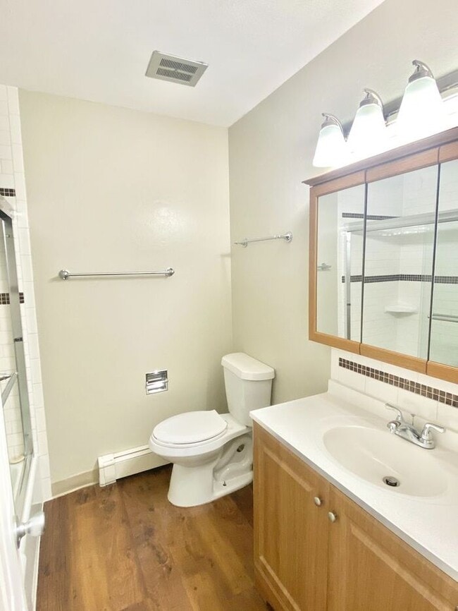 Building Photo - Move in specials - Pick One - 1st month free or $100 off monthly rent. Flexible lease terms are a...