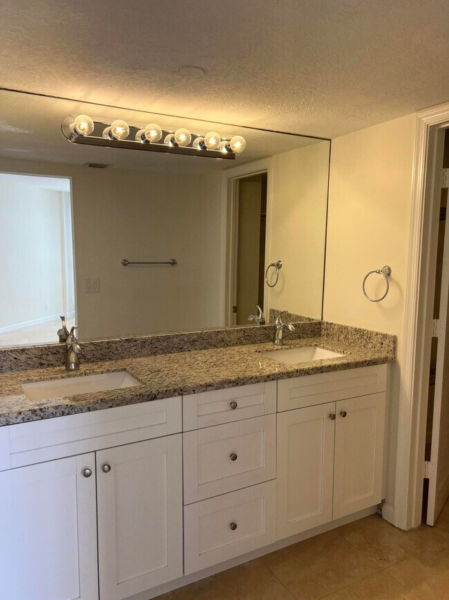 Building Photo - 3560 S Ocean Blvd