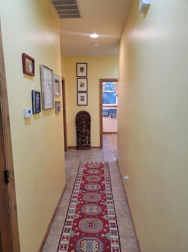 Building Photo - 1611 Heroic Rd