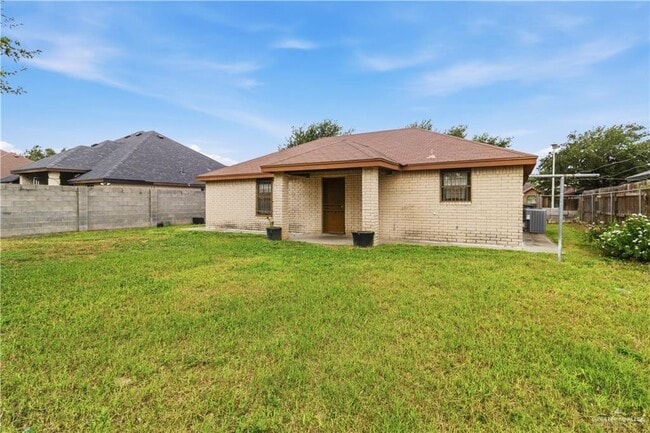 Building Photo - 17 Jessica Jane Ave
