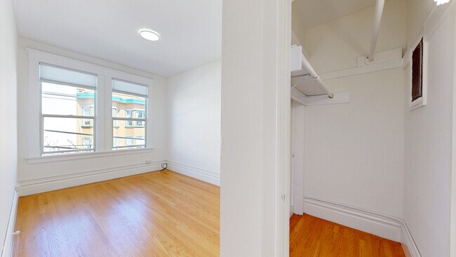 Building Photo - 12 Rausch St