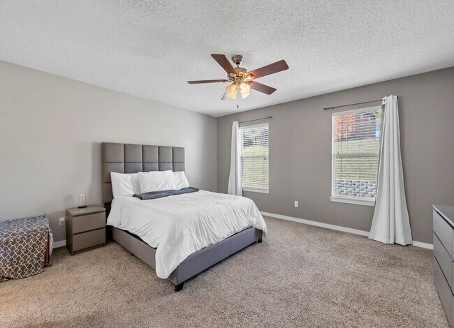 Building Photo - Renovated 3BR/2BA All-Brick Home | South C...