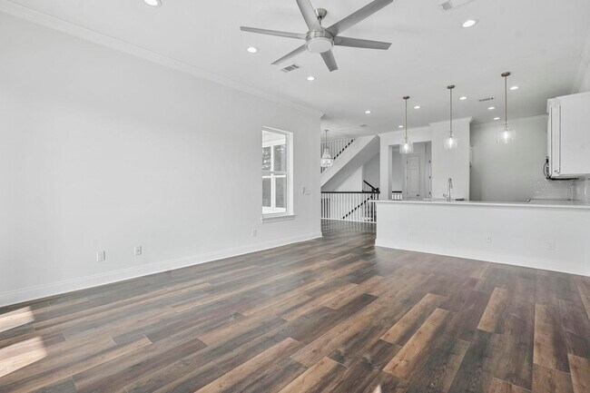 Building Photo - 21811 Palm Ave