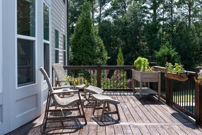 Building Photo - 4020 Manor Oak Cir