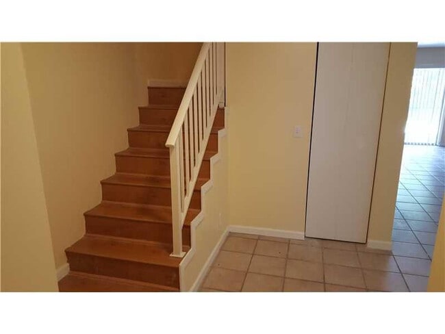 Building Photo - 1307 Partridge Close