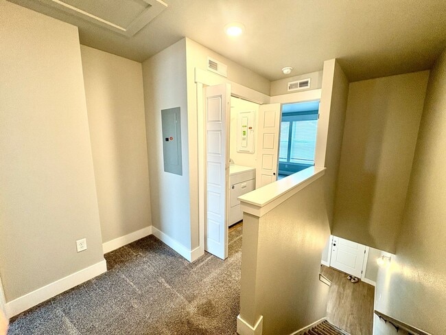 Building Photo - 2 Bedroom 2.5 Bathroom Duplex in the Annaf...