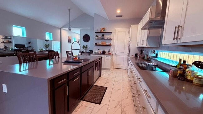 Building Photo - 12858 Salk Way