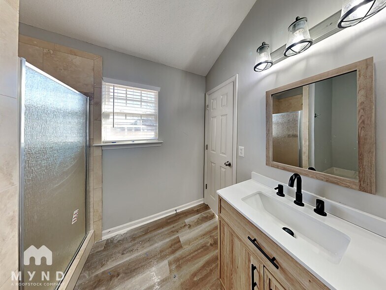 Building Photo - 2706 Dry Well Cove