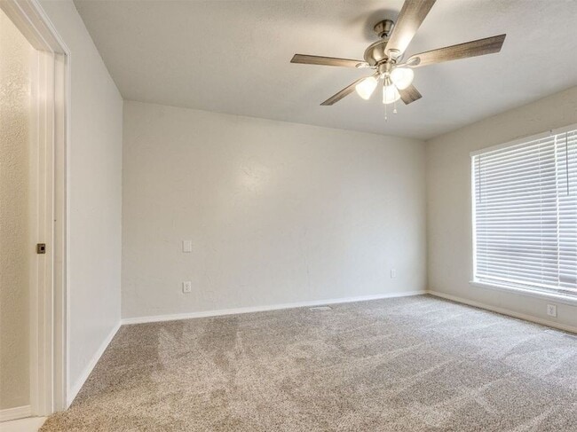 Building Photo - Updated 3 Bed 2 Bath In OKC