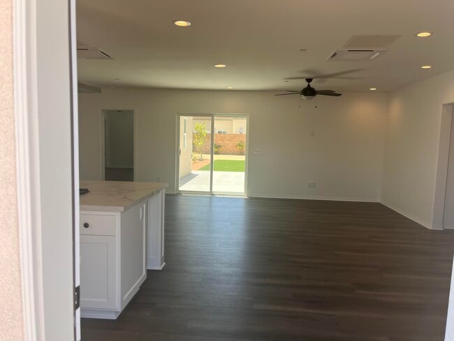 Building Photo - 67105 Mission Dr