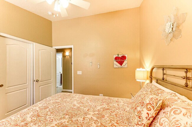 Building Photo - 43854 W Cahill Dr