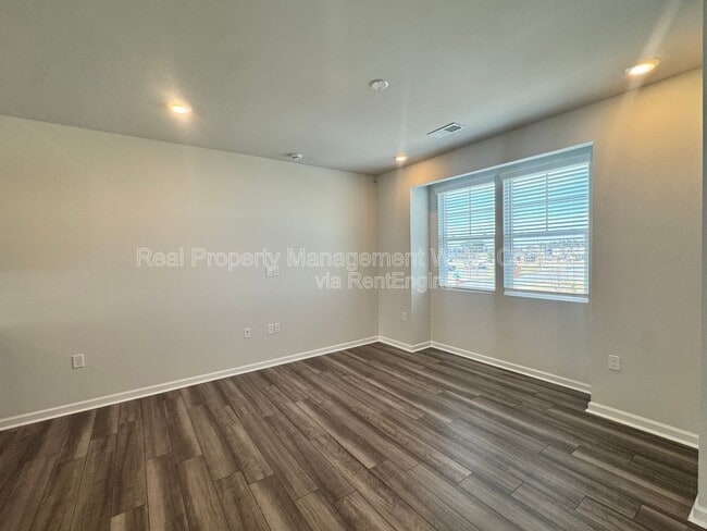 Building Photo - 2727 Chert Ln