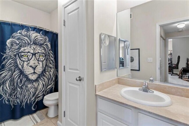 Building Photo - 903 Providence Pl