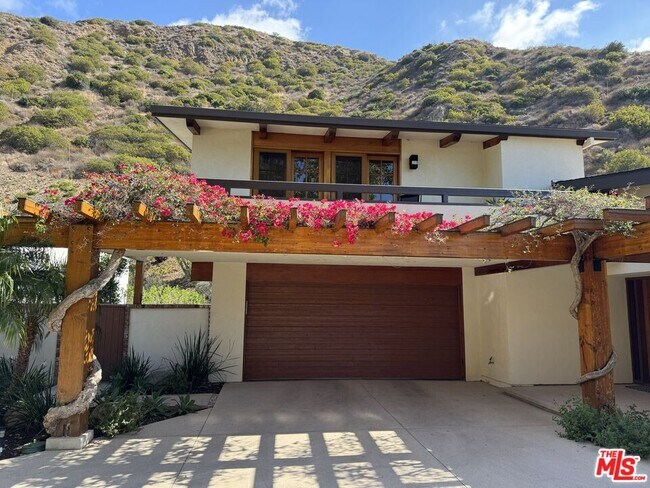Building Photo - 5942 Paseo Cyn Dr