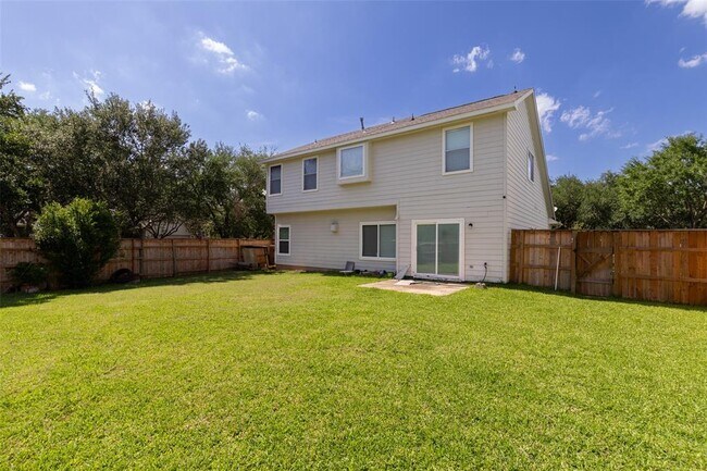 Building Photo - 4427 Village View Dr