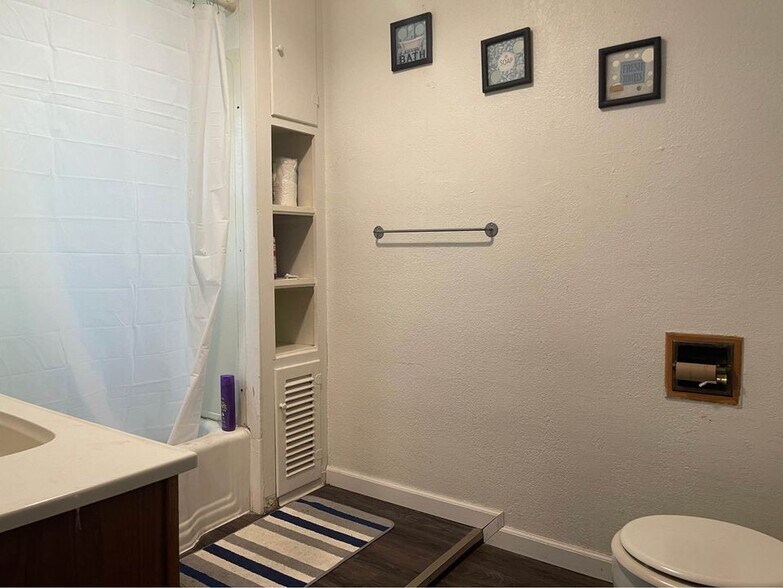 Building Photo - 224 State St