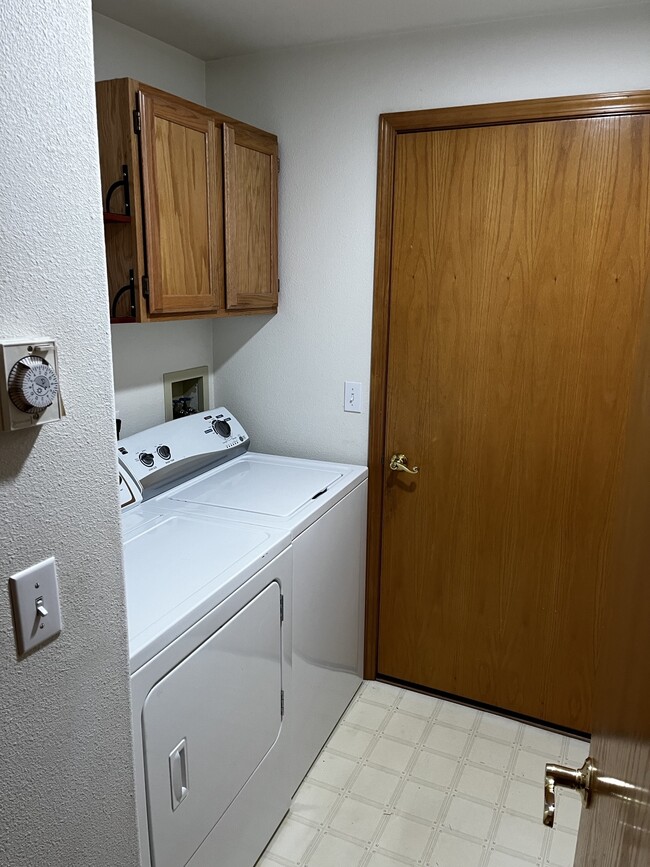 Building Photo - 6540 3rd Way SE