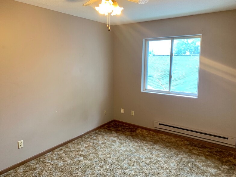 Building Photo - 1413 Caledonia St