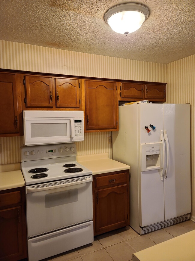 Building Photo - 5856 Jardin Pl