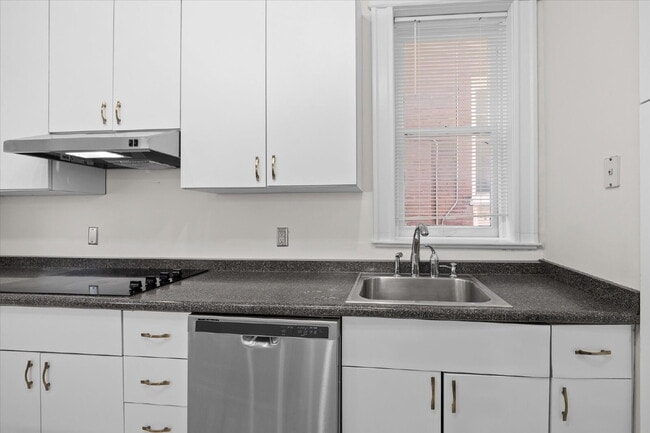 Building Photo - 6114 Waterman Blvd