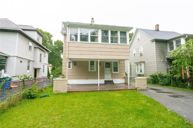 Building Photo - 223 Lincoln Ave