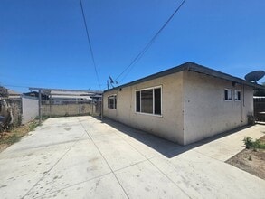 Building Photo - B Ave apartments