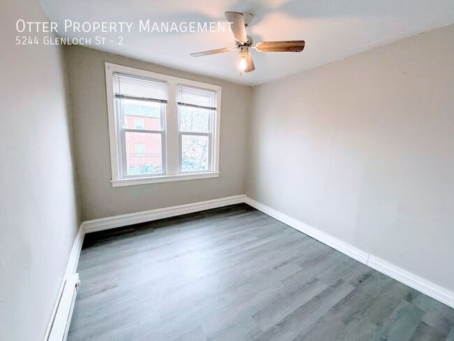 Building Photo - 5244 Glenloch St