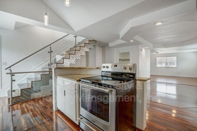 Building Photo - 2581 S Hazel Ct