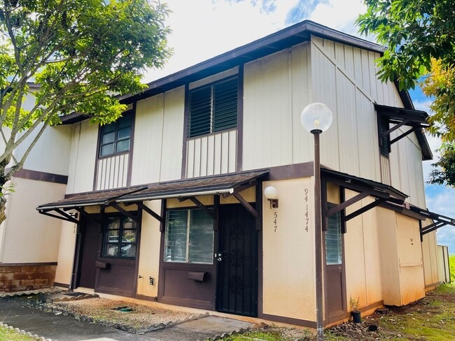 Building Photo - Partly Furnished 2-bedroom,1.5-bath Townho...