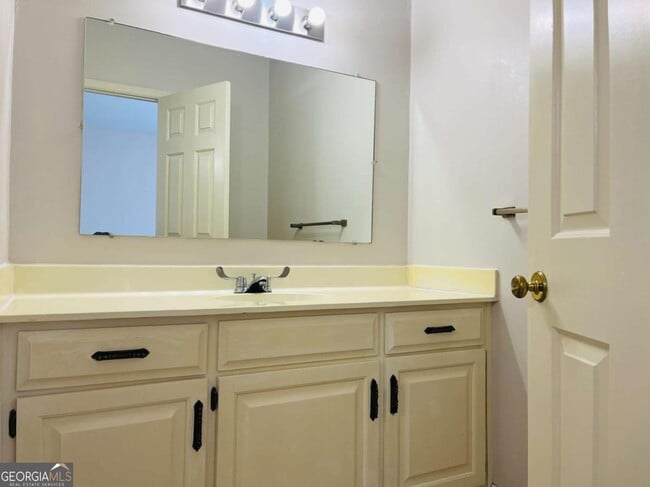 Building Photo - 207 Harwell Ave