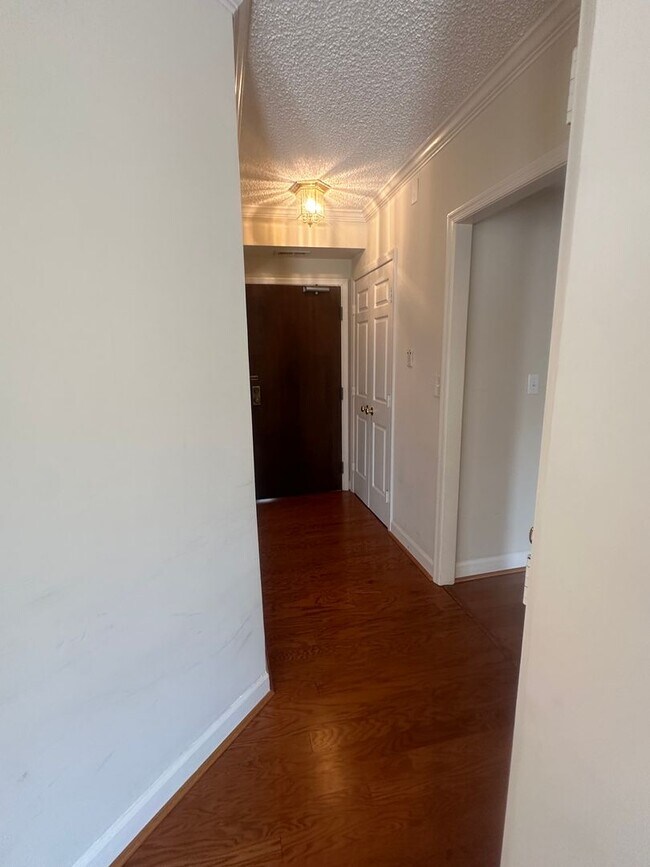 Building Photo - 801 S Pitt St