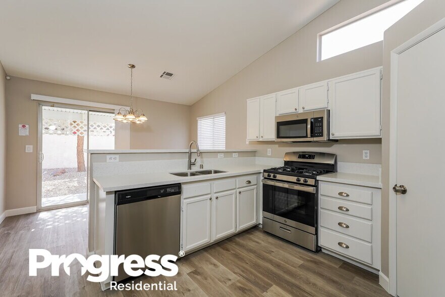 Building Photo - 3639 Covewick Dr