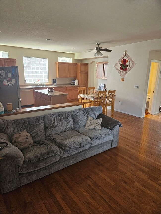 Building Photo - Amazing Home in Coveted SE Observatory Village