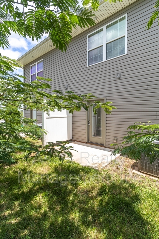 Building Photo - 931 Warrior Hill Dr