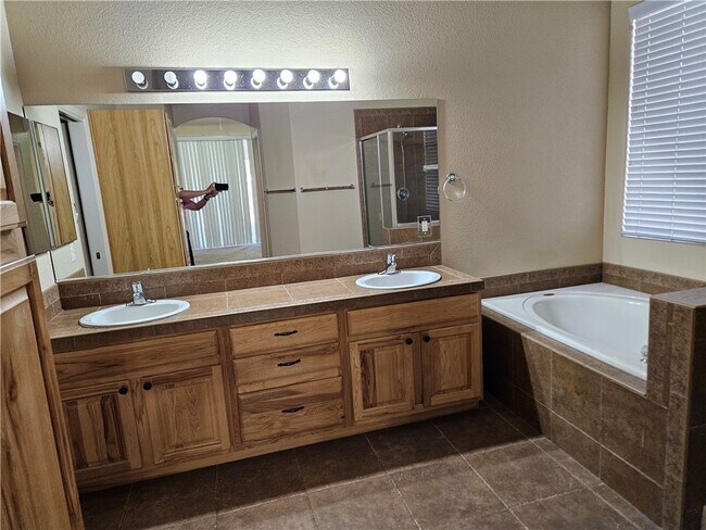 Building Photo - 2662 Bella Sera Dr