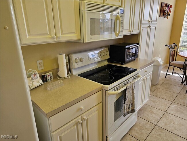 Building Photo - 11004 Mill Creek Way